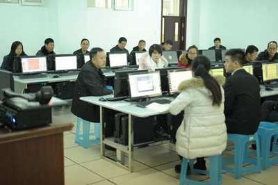 雞西實(shí)驗(yàn)中學(xué)迎接雞西市首批教育信息化示范校驗(yàn)收